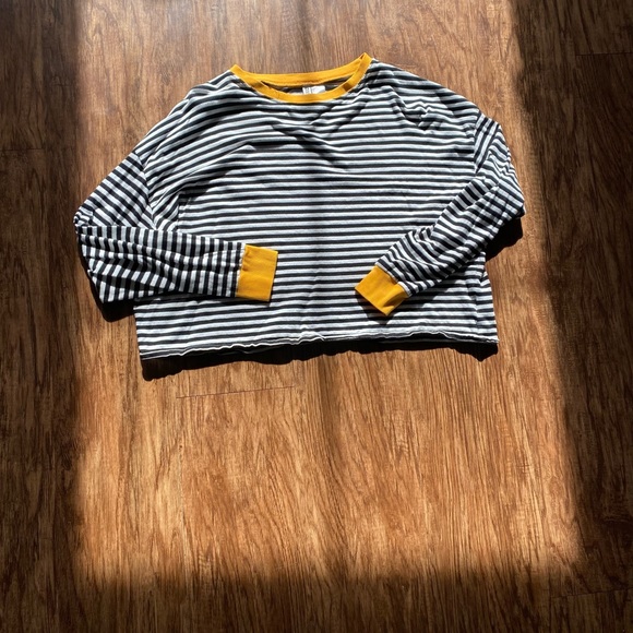 Cropped stripped top - Picture 1 of 2